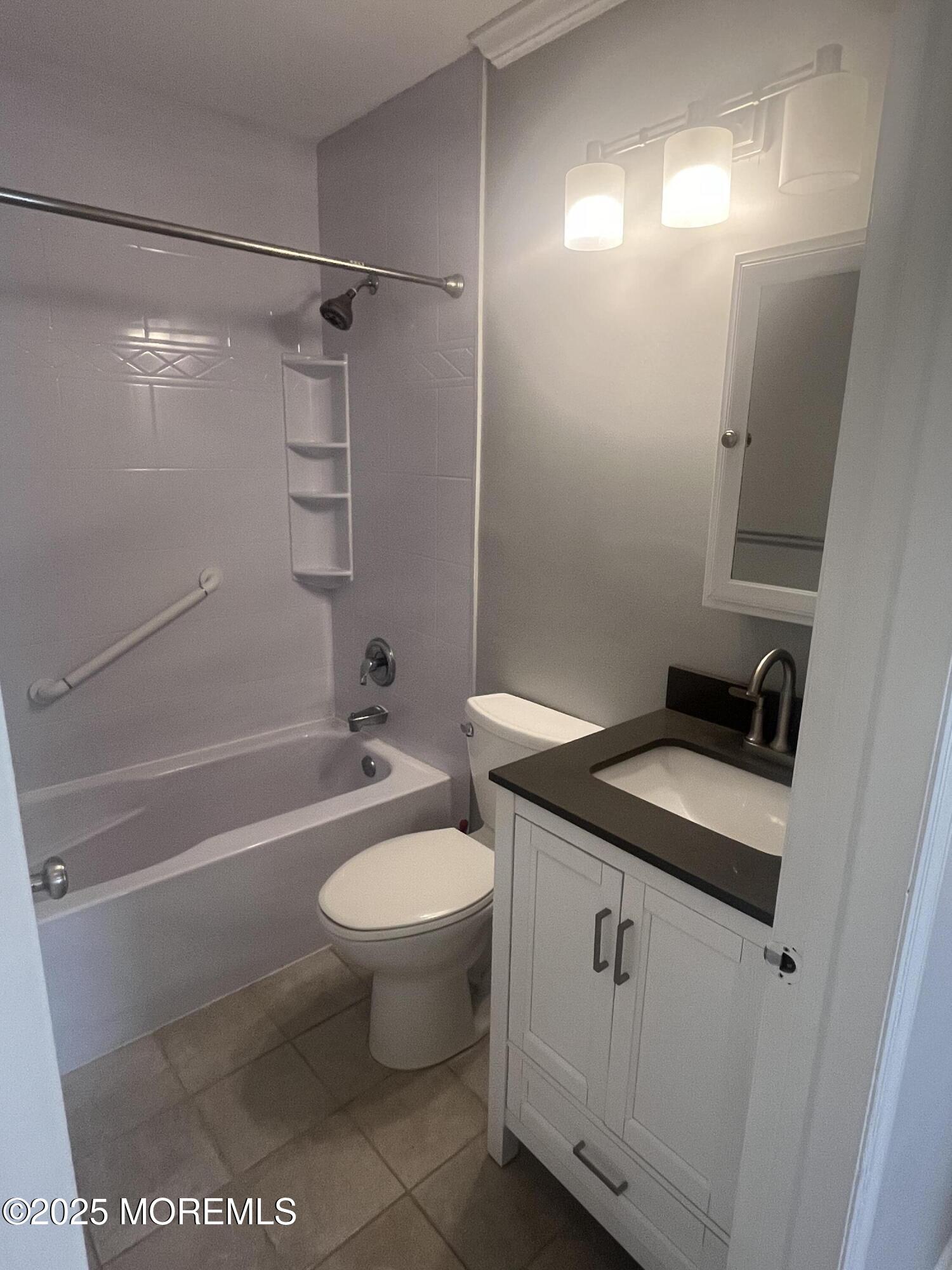 Eatontown, New Jersey, 07724, United States, 2 Bedrooms Bedrooms, ,2 BathroomsBathrooms,Residential,For Sale,1947045