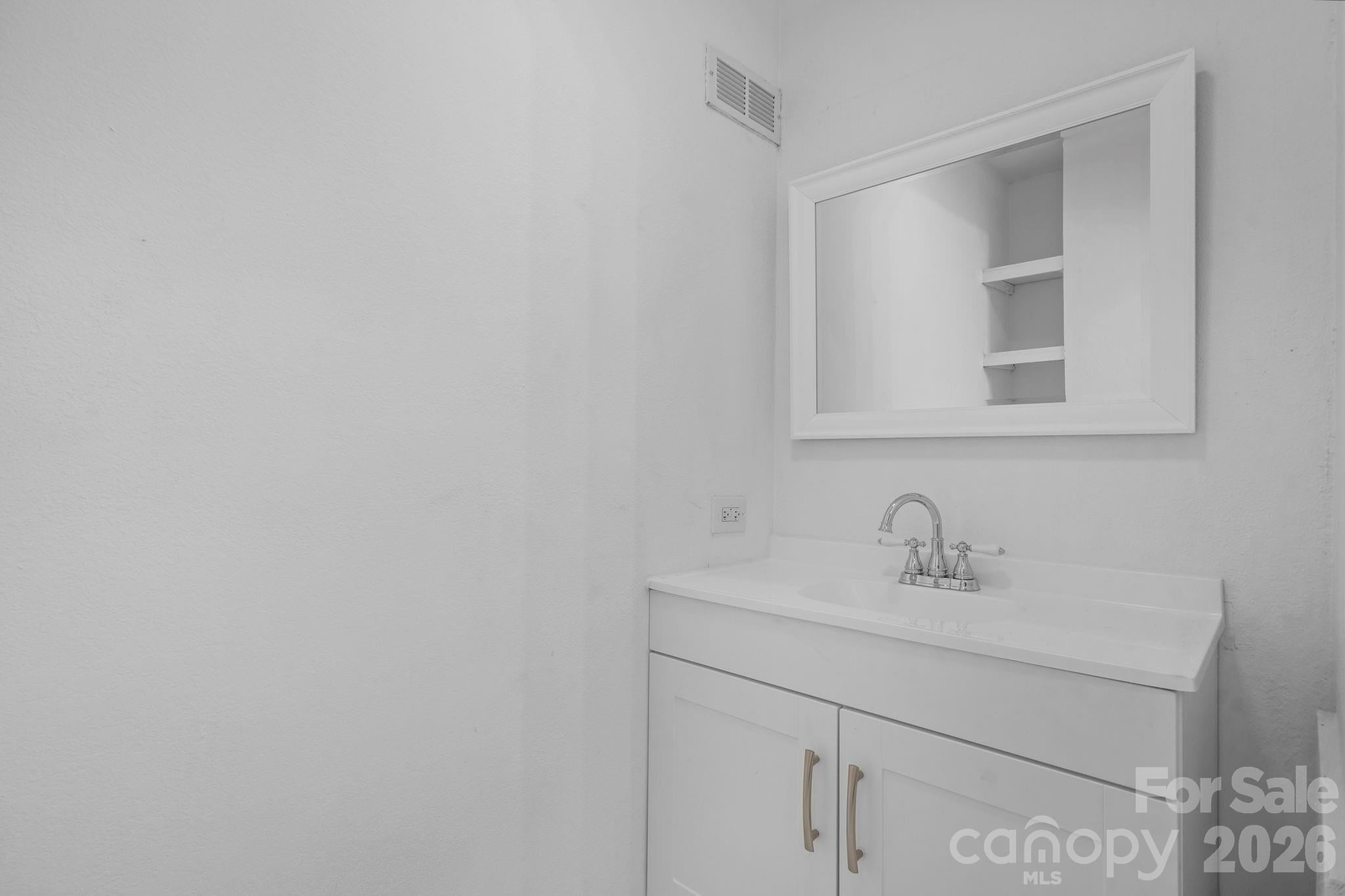 1st Avenue Dr, Conover, NC 28613