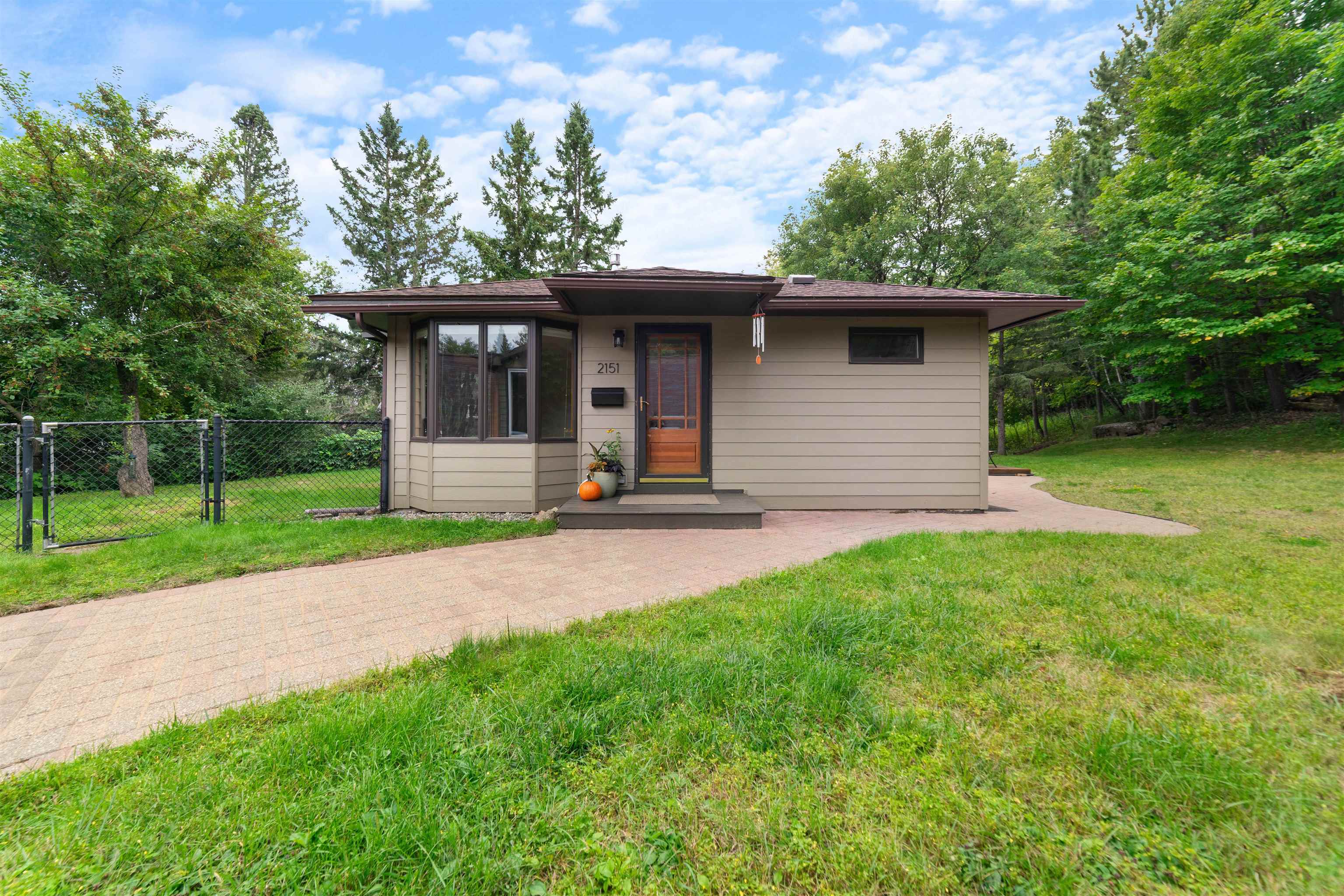 Duluth, Minnesota, 55803, United States, 4 Bedrooms Bedrooms, ,1 BathroomBathrooms,Residential,For Sale,1942593