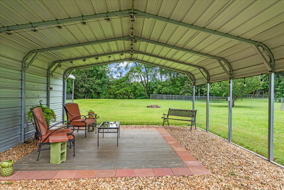 Winchester, Tennessee, 37398, United States, 4 Bedrooms Bedrooms, ,2 BathroomsBathrooms,Residential,For Sale,1921635