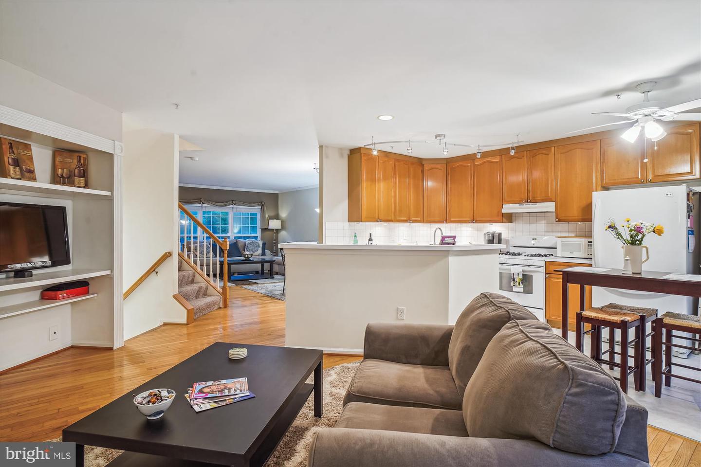 Gaithersburg, Maryland, 20886, United States, 3 Bedrooms Bedrooms, ,4 BathroomsBathrooms,Residential,For Sale,1955929