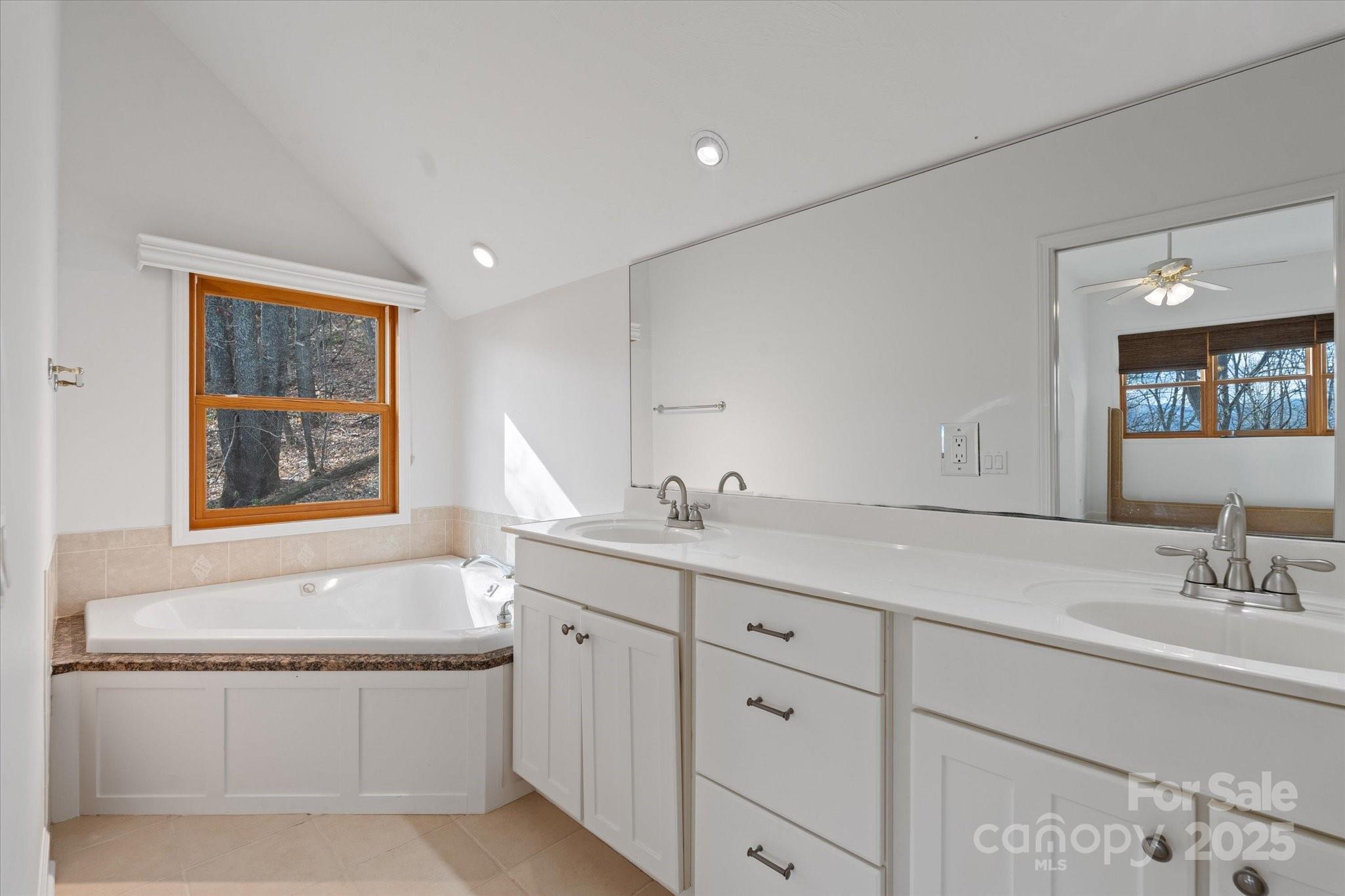 Waynesville, North Carolina, 28786, United States, 3 Bedrooms Bedrooms, ,3 BathroomsBathrooms,Residential,For Sale,1992184