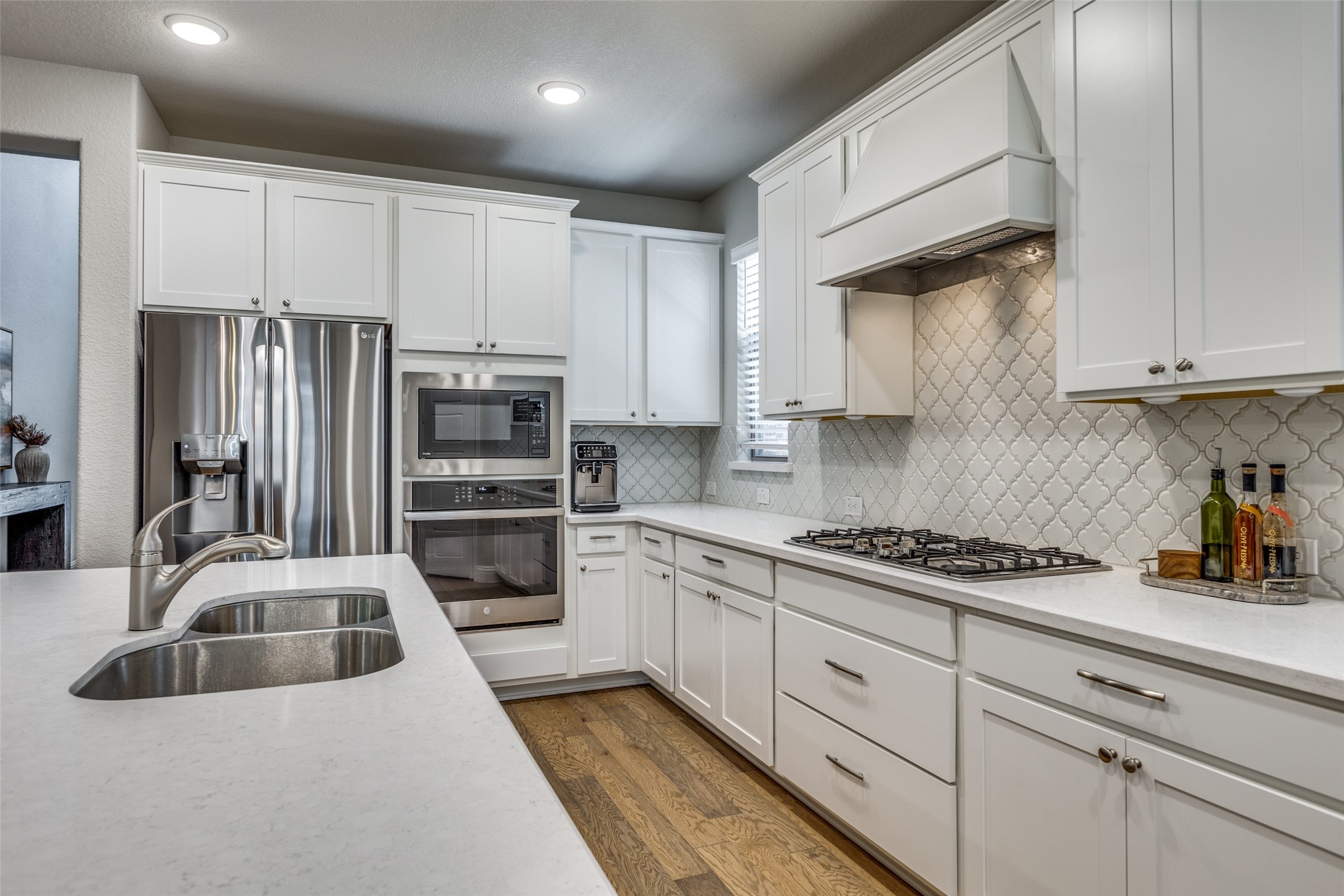Carrollton, Texas, 75010, United States, 3 Bedrooms Bedrooms, ,3 BathroomsBathrooms,Residential,For Sale,1907540