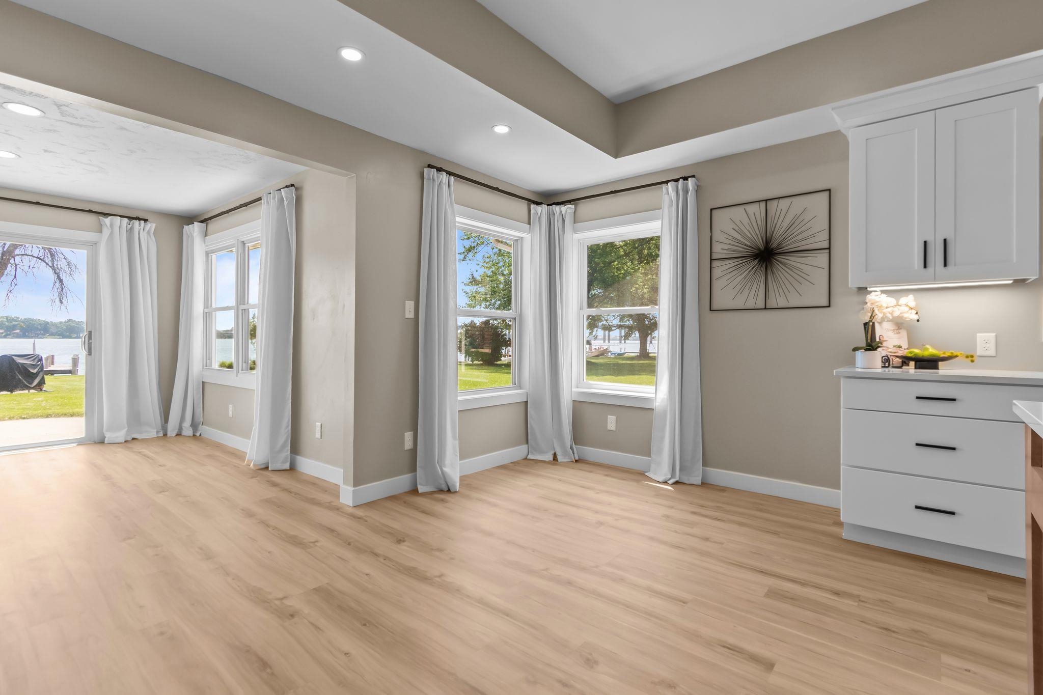 NEENAH, Wisconsin, 54956, United States, 3 Bedrooms Bedrooms, ,2 BathroomsBathrooms,Residential,For Sale,1912051