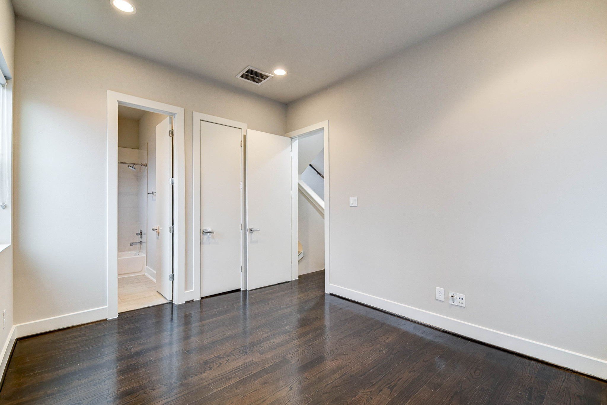 Houston, Texas, 77007, United States, 3 Bedrooms Bedrooms, ,4 BathroomsBathrooms,Residential,For Sale,1935957