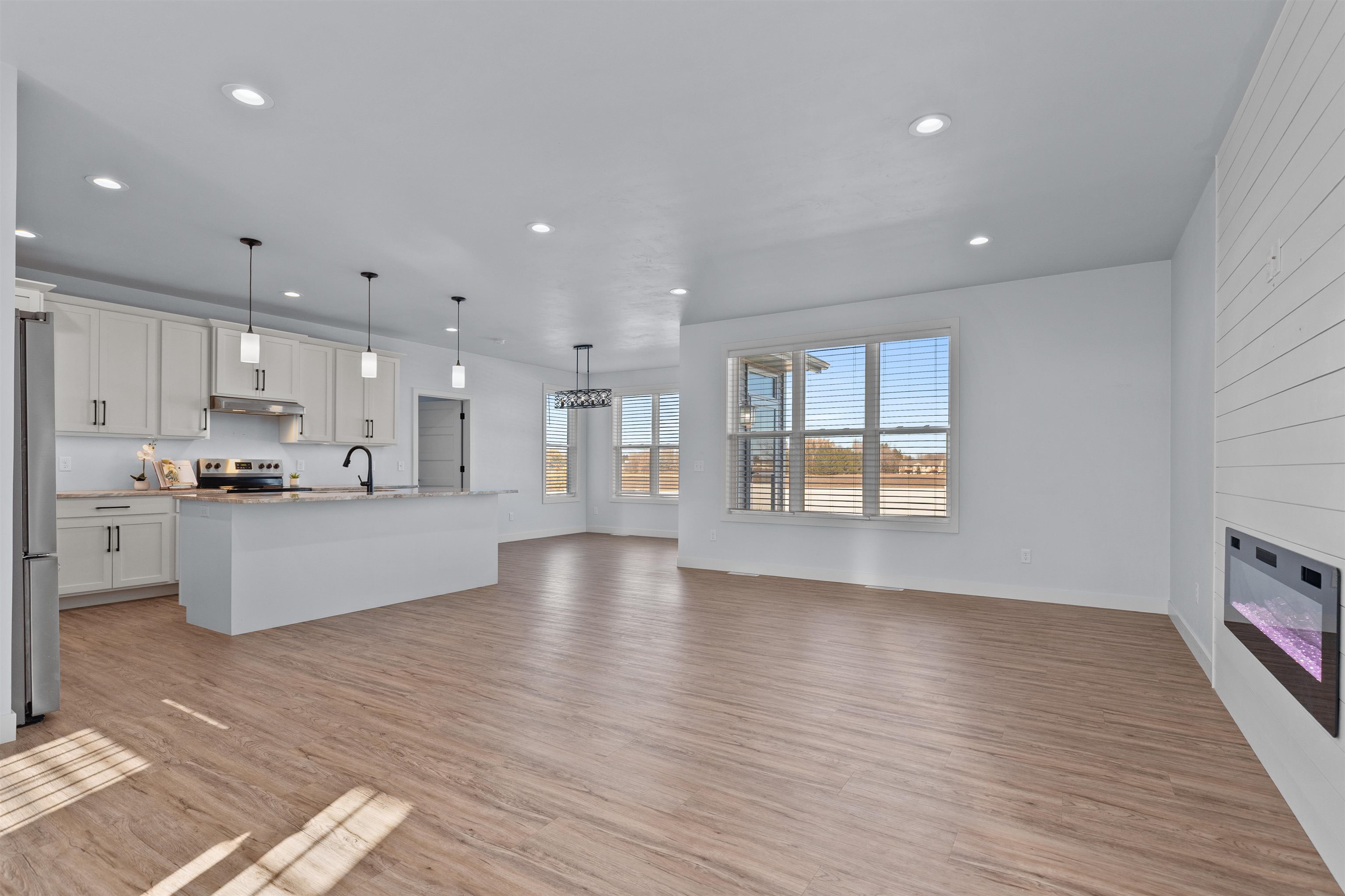 Greenville, Wisconsin, 54942, United States, 4 Bedrooms Bedrooms, ,4 BathroomsBathrooms,Residential,For Sale,1995419