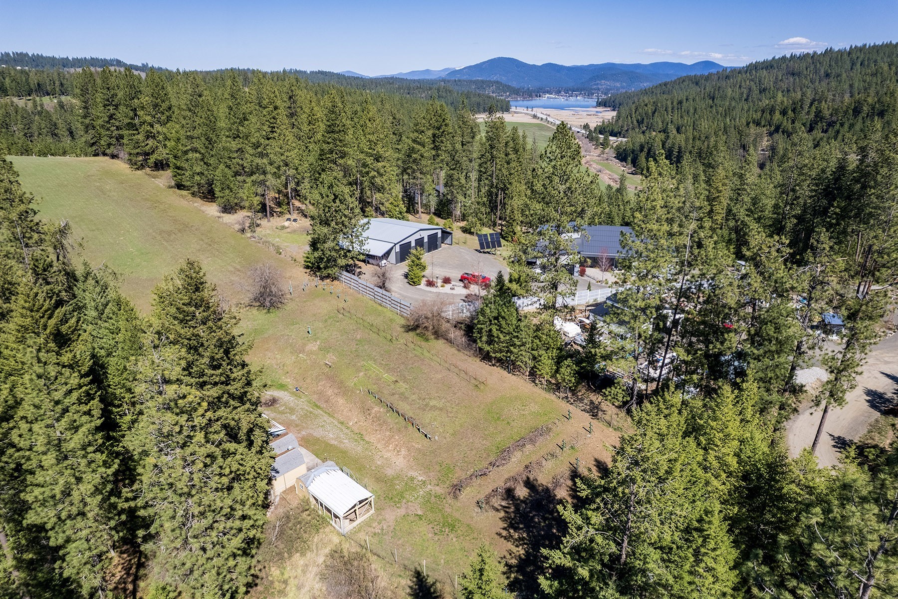  Cougar Estate Acreage - 物件實景