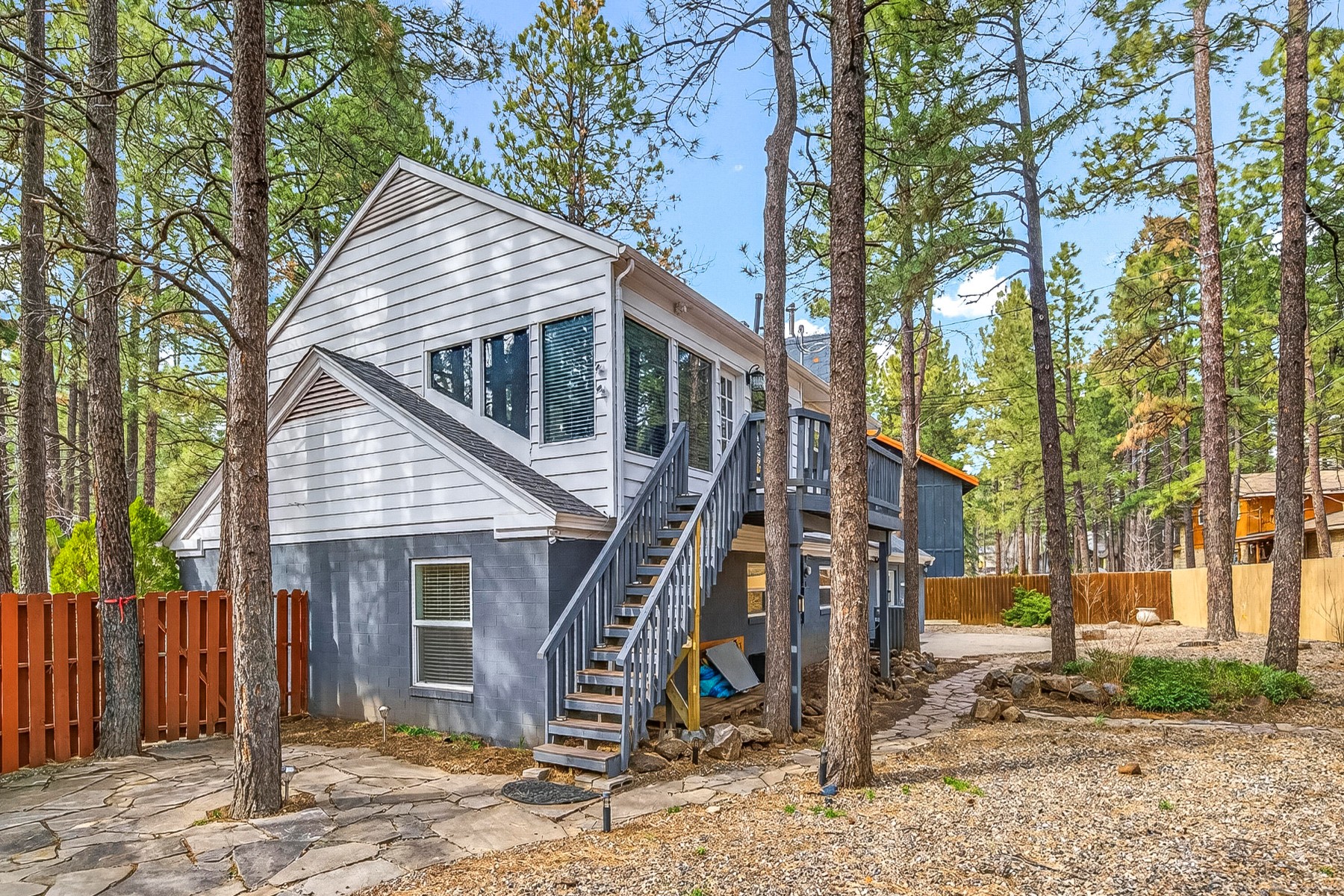  530 N Charles Road ¦Flagstaff, AZ - 物件實景