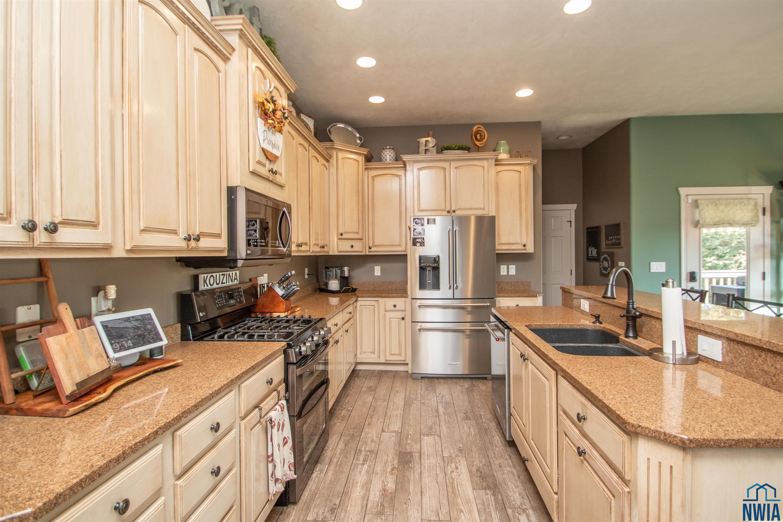 Sioux City, Iowa, 51106, United States, 5 Bedrooms Bedrooms, ,7 BathroomsBathrooms,Residential,For Sale,1976174