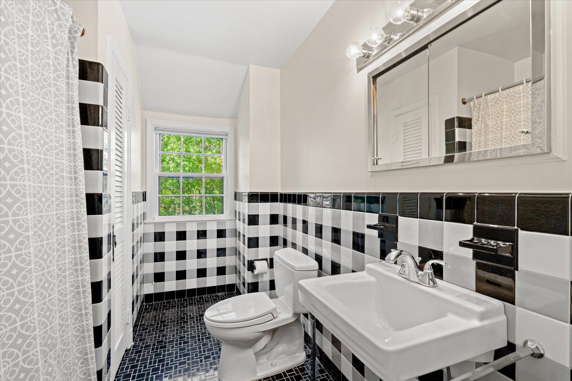  7030 Longwood Drive, Bethesda, MD 20817 - 物件實景