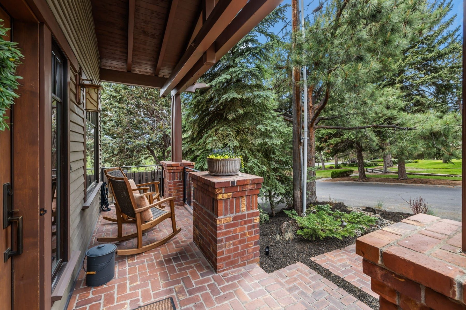 2216 NW 6th Street Bend, OR 97703 - 物件實景