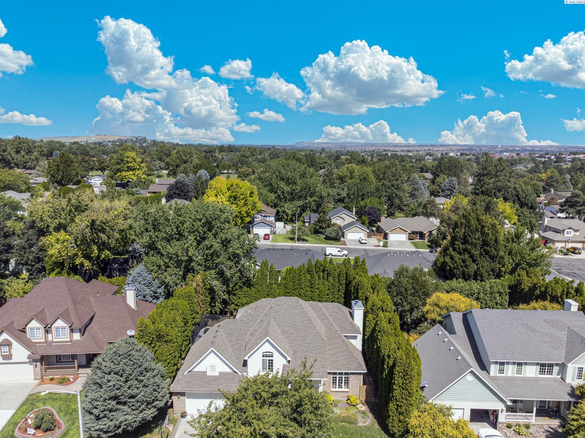 Richland, Washington, 99352, United States, 5 Bedrooms Bedrooms, ,4 BathroomsBathrooms,Residential,For Sale,1927234