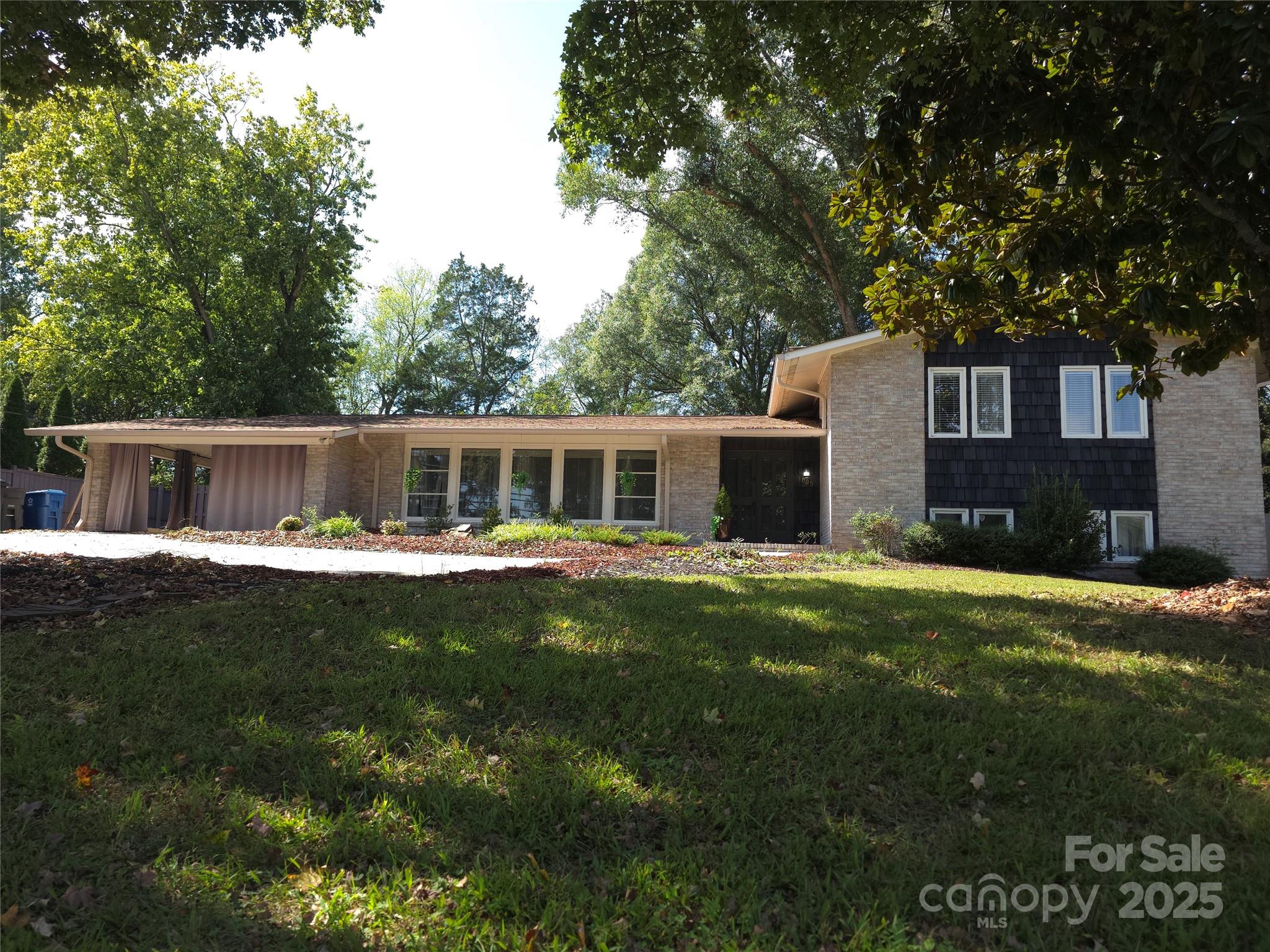 Salisbury, North Carolina, 28144, United States, 5 Bedrooms Bedrooms, ,3 BathroomsBathrooms,Residential,For Sale,1955338