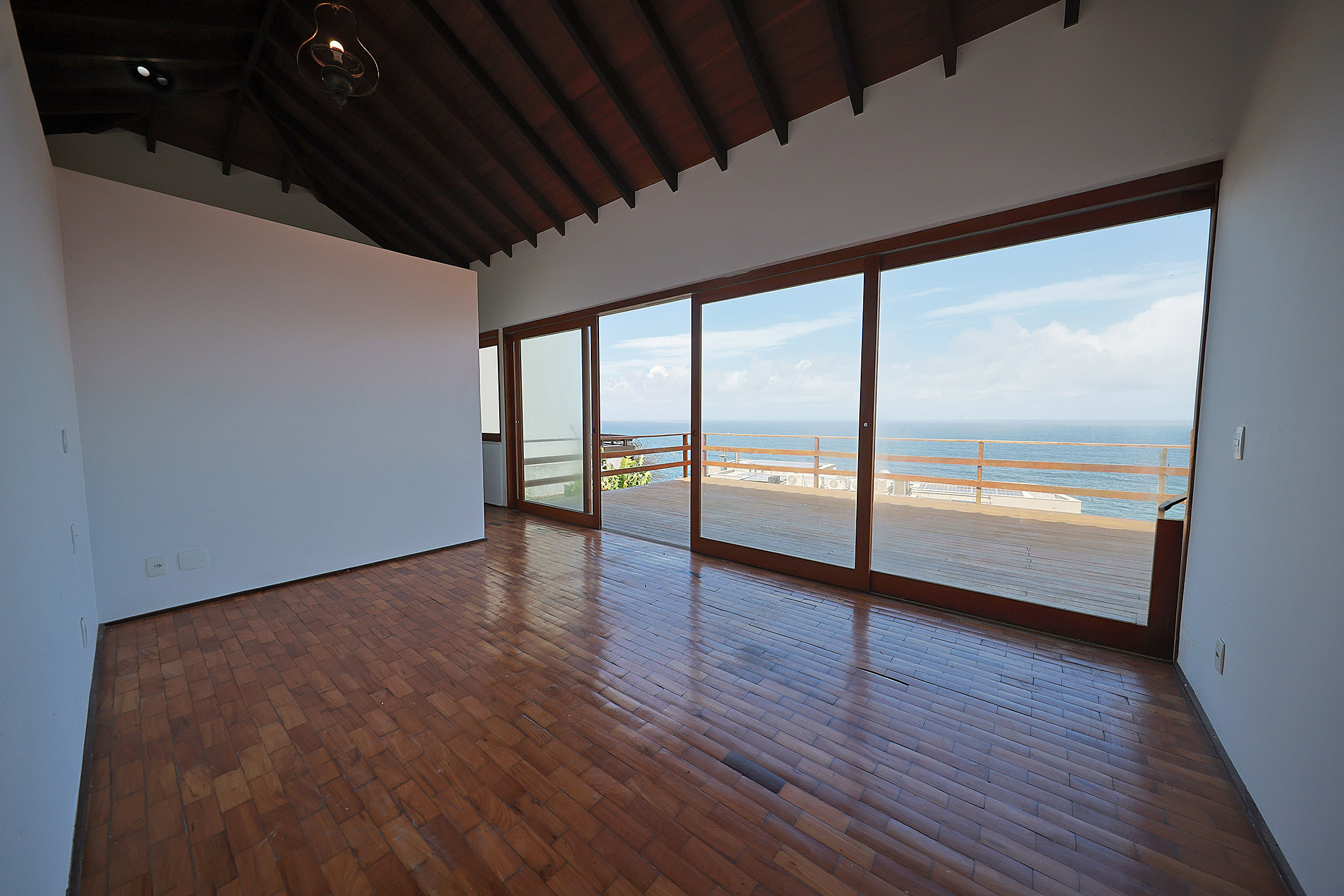 Exclusive Gated Community, Ocean Views, and a Prime Location - 物件實景