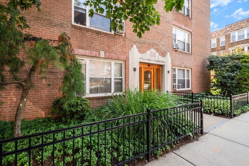 Boston, Massachusetts, 02135, United States, 2 Bedrooms Bedrooms, ,1 BathroomBathrooms,Residential,For Sale,1907550