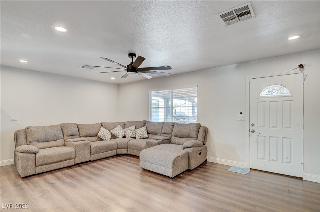 Las Vegas, Nevada, 89122, United States, 5 Bedrooms Bedrooms, ,4 BathroomsBathrooms,Residential,For Sale,2008777