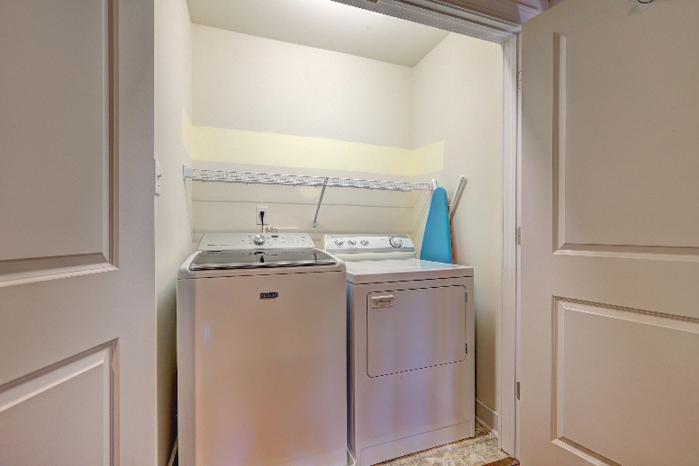 Williamsburg, Virginia, 23188, United States, 2 Bedrooms Bedrooms, ,4 BathroomsBathrooms,Residential,For Sale,1976349