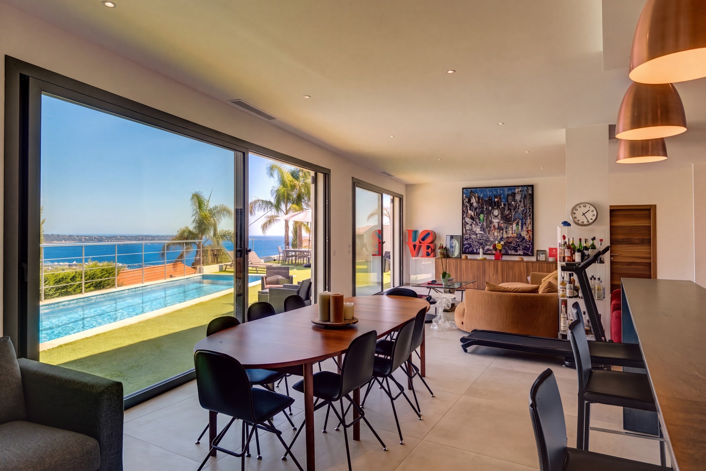  Renovated contemporary villa with panoramic sea views to Cap d