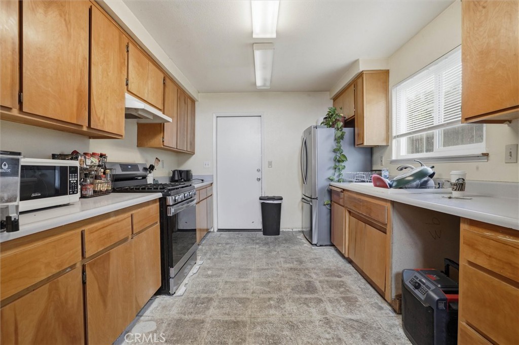 Paso Robles, California, 93446, United States, 5 Bedrooms Bedrooms, ,2 BathroomsBathrooms,Residential,For Sale,2034099