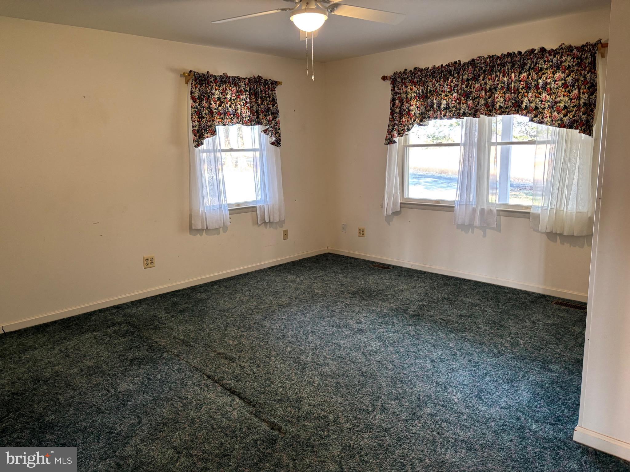 Culpeper, Virginia, 22701, United States, 3 Bedrooms Bedrooms, ,4 BathroomsBathrooms,Residential,For Sale,2005775