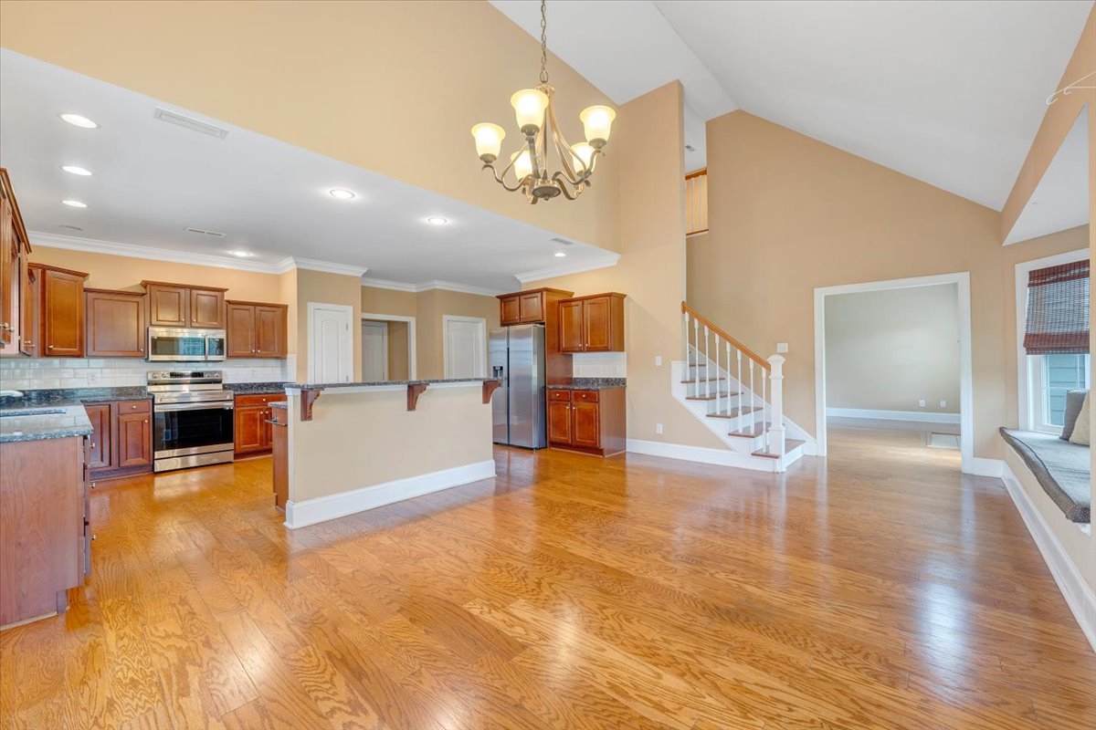 Huddleston, Virginia, 24104, United States, 4 Bedrooms Bedrooms, ,4 BathroomsBathrooms,Residential,For Sale,2048445