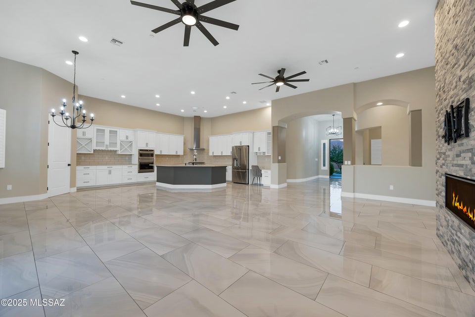 Oro Valley, Arizona, 85742, United States, 4 Bedrooms Bedrooms, ,4 BathroomsBathrooms,Residential,For Sale,1978963