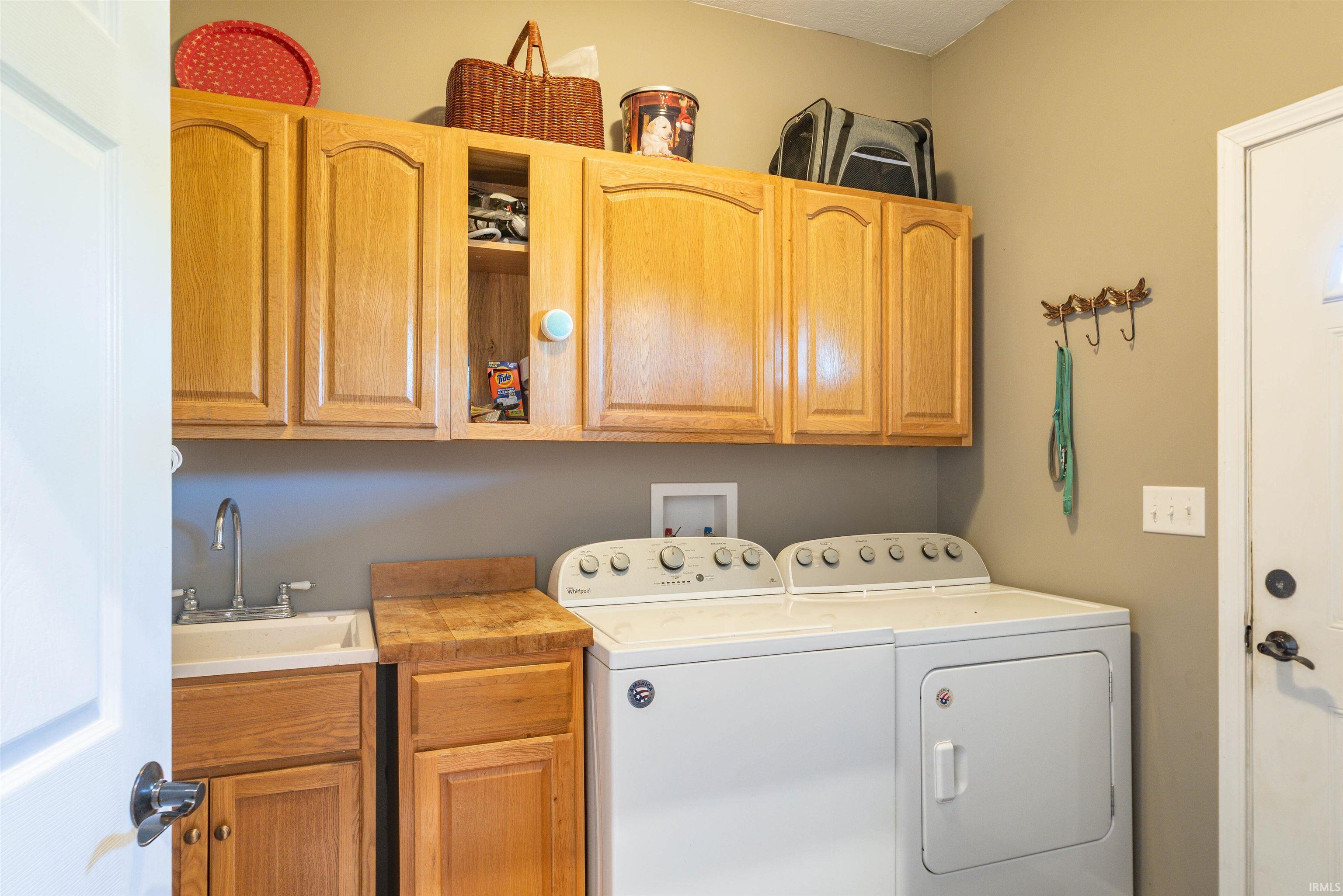 Bloomington, Indiana, 47403-4040, United States, 4 Bedrooms Bedrooms, ,4 BathroomsBathrooms,Residential,For Sale,1922881