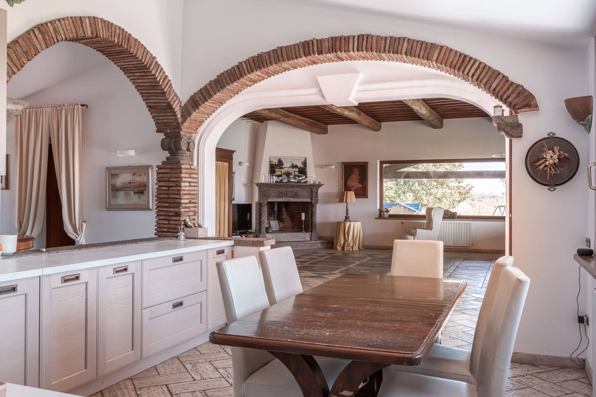 Sacrofano, Roma, 00060, IT, 6 Bedrooms Bedrooms, ,5 BathroomsBathrooms,Residential,For Sale,1850375