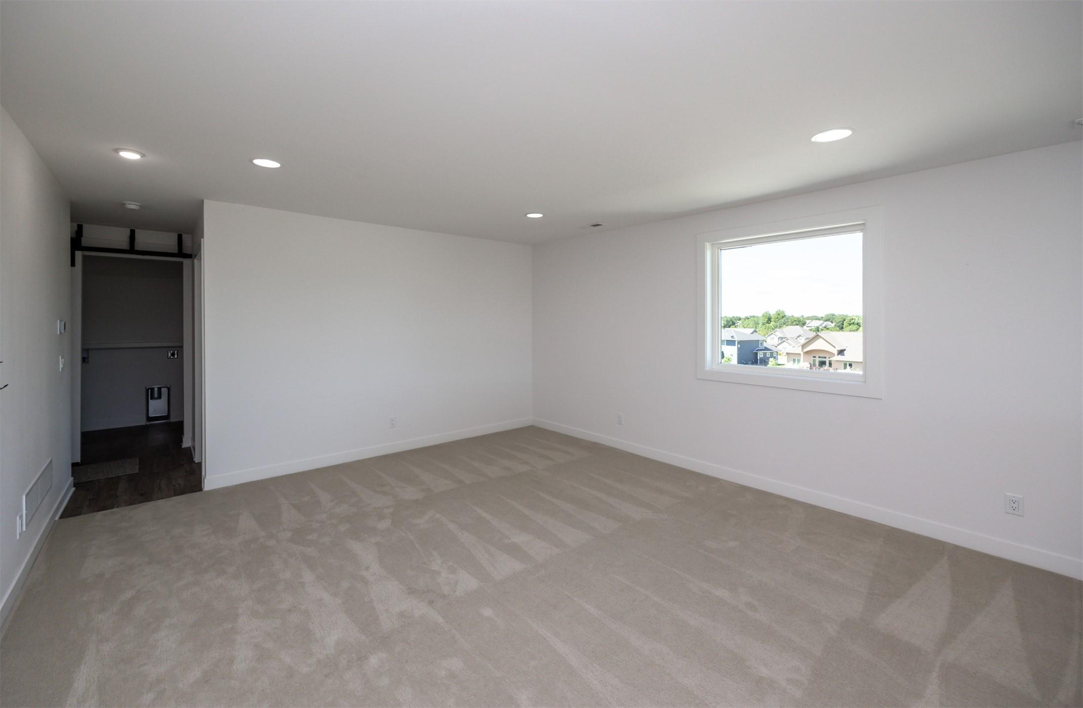 West Des Moines, Iowa, 50266, United States, 4 Bedrooms Bedrooms, ,4 BathroomsBathrooms,Residential,For Sale,1873469