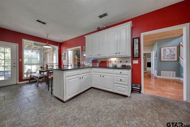 Lindale, Texas, 75771, United States, 4 Bedrooms Bedrooms, ,3 BathroomsBathrooms,Residential,For Sale,1937057