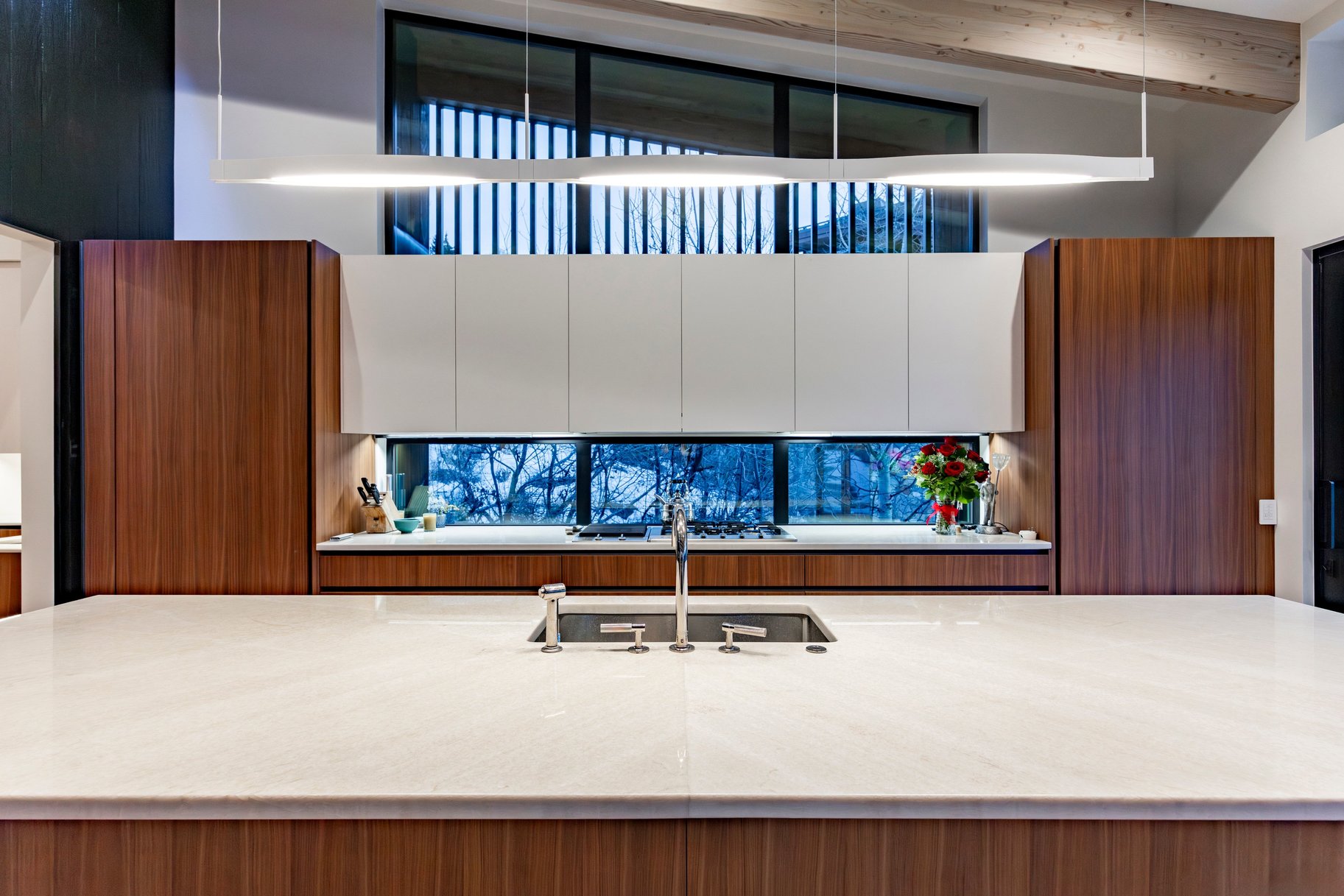  One-of-a-Kind Modern Pinebrook Residence - 物件實景