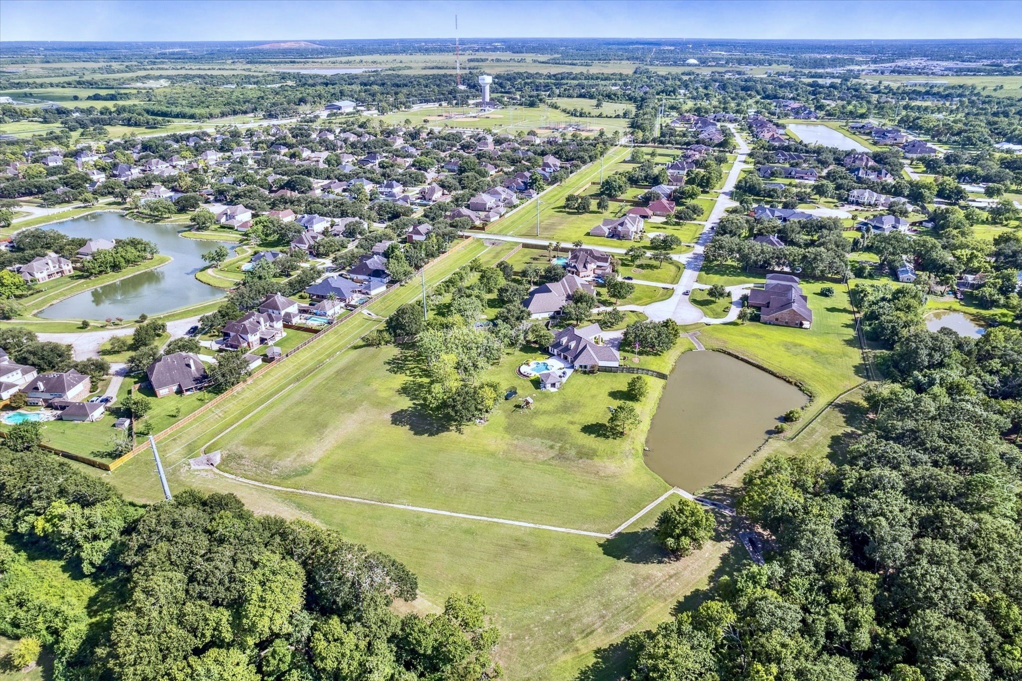 Friendswood, Texas, 77546, United States, 3 Bedrooms Bedrooms, ,5 BathroomsBathrooms,Residential,For Sale,1908024