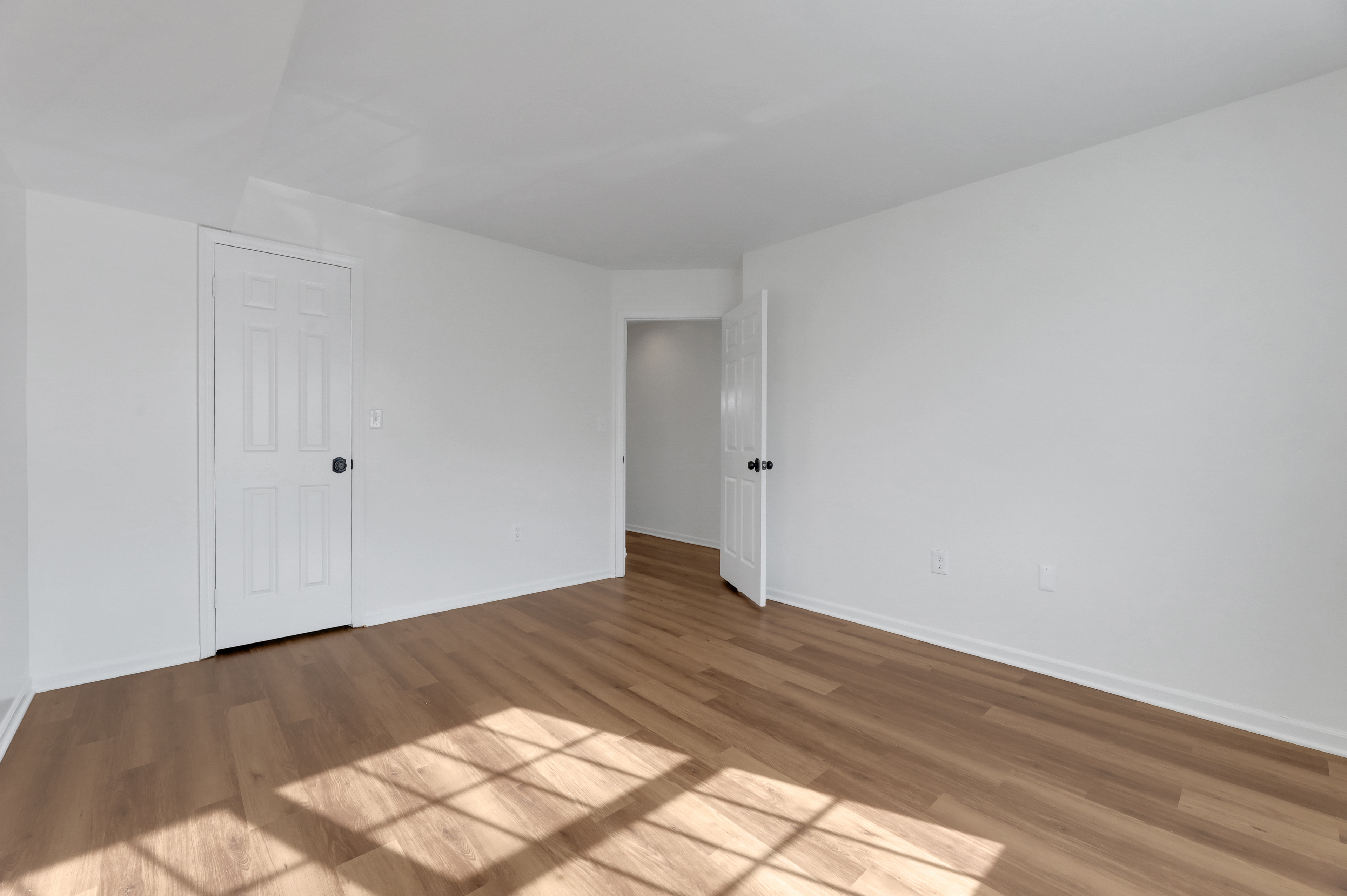  15 Crystal Lane, Paterson, NJ 07501 - 物件實景