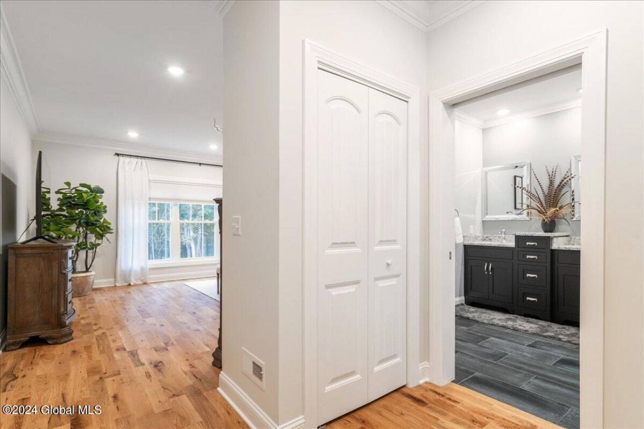 Queensbury, New York, 12804, United States, 3 Bedrooms Bedrooms, ,4 BathroomsBathrooms,Residential,For Sale,1986274