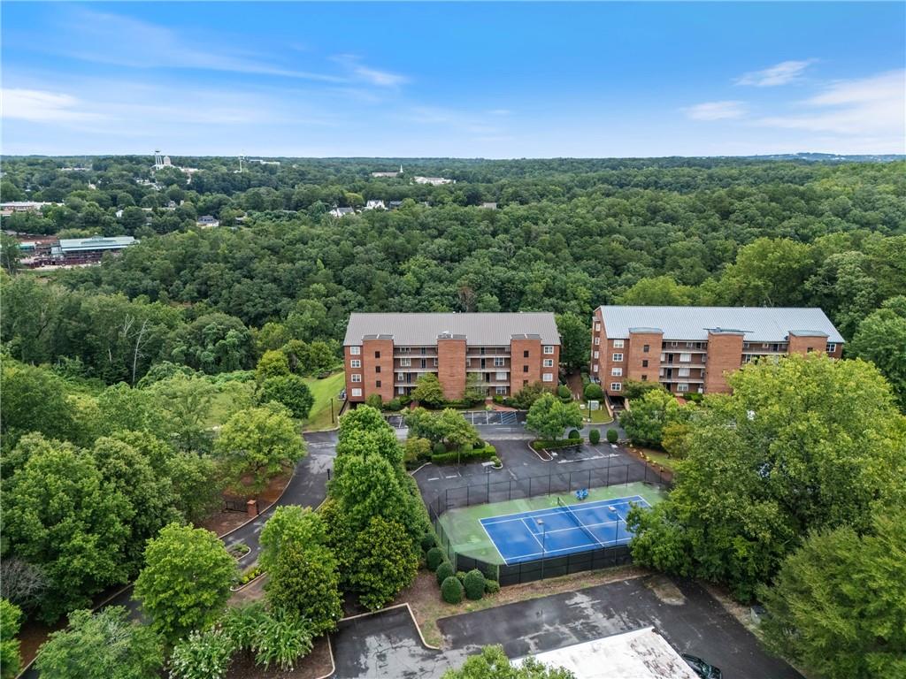 Roswell, Georgia, 30075, United States, 2 Bedrooms Bedrooms, ,3 BathroomsBathrooms,Residential,For Sale,1928798