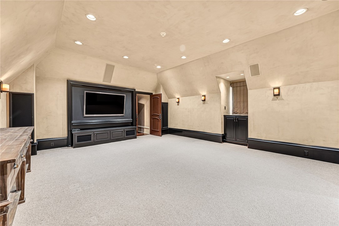 Rogers, Arkansas, 72758, United States, 3 Bedrooms Bedrooms, ,5 BathroomsBathrooms,Residential,For Sale,1857707