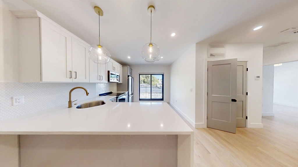 Boston, Massachusetts, 02124, United States, 3 Bedrooms Bedrooms, ,2 BathroomsBathrooms,Residential,For Sale,1941577