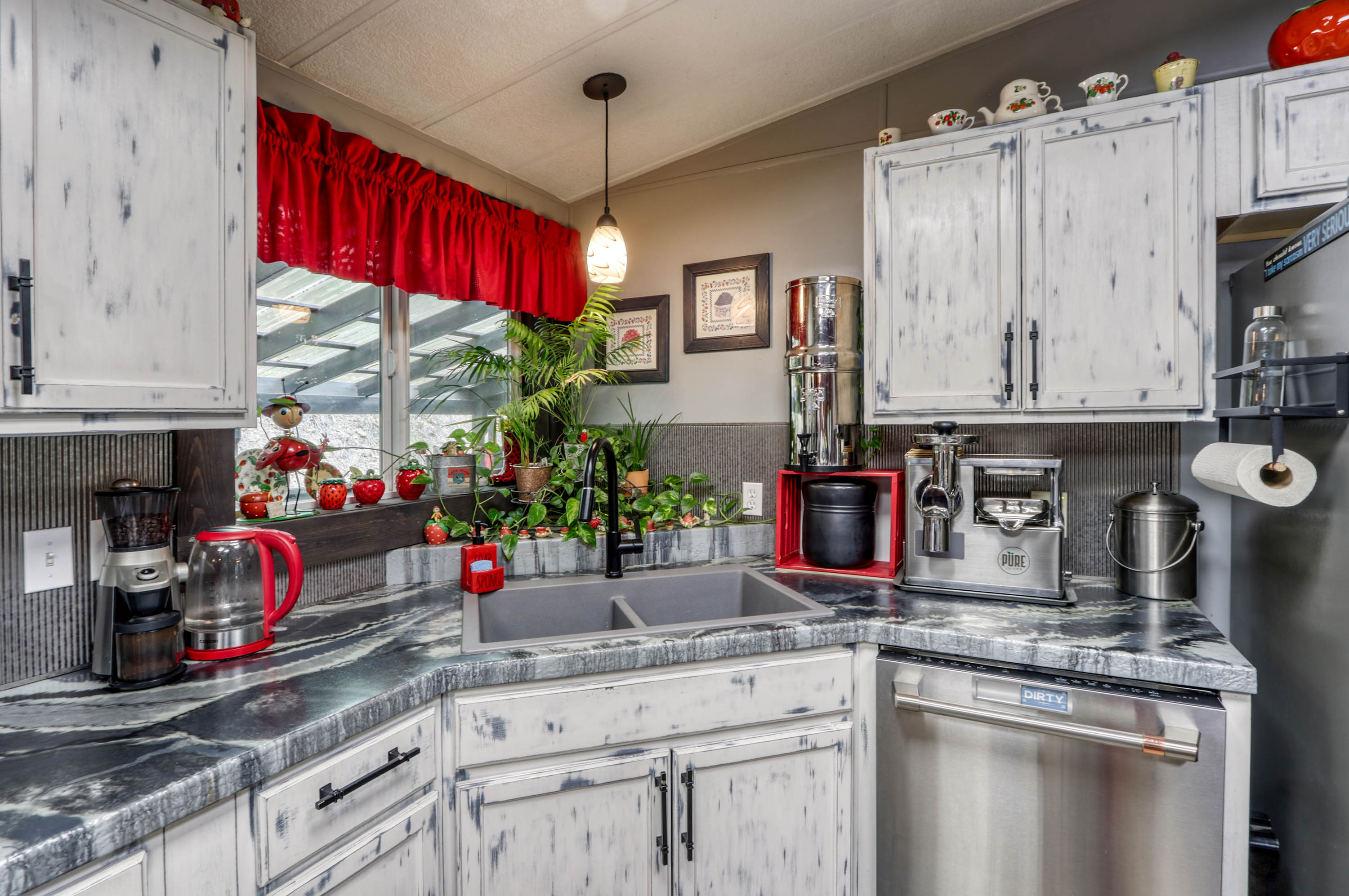 Kingston, Idaho, 83839, United States, 3 Bedrooms Bedrooms, ,2 BathroomsBathrooms,Residential,For Sale,1980630