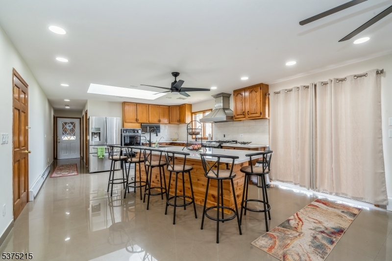 Raritan Twp., New Jersey, 08822, United States, 5 Bedrooms Bedrooms, ,3 BathroomsBathrooms,Residential,For Sale,1908572
