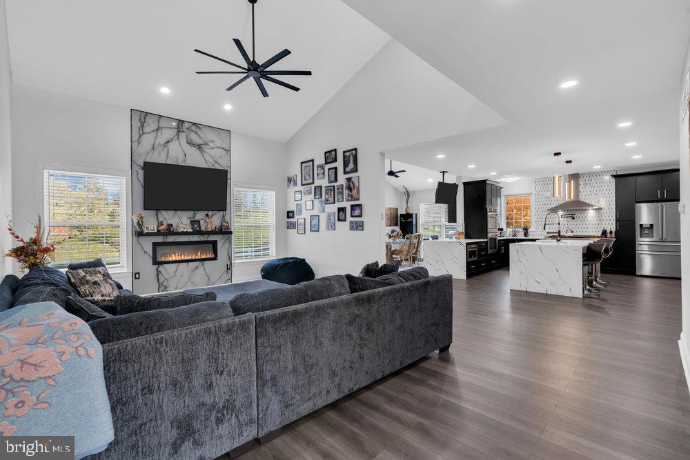 Bordentown, New Jersey, 08505, United States, 4 Bedrooms Bedrooms, ,3 BathroomsBathrooms,Residential,For Sale,1989199