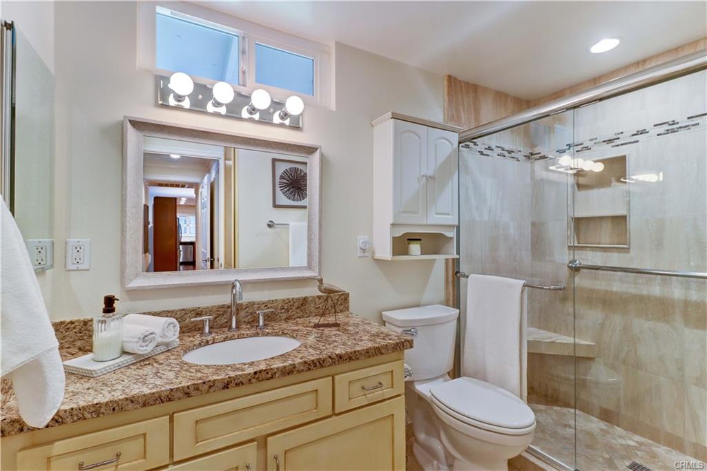 Laguna Woods, California, 92637, United States, 2 Bedrooms Bedrooms, ,1 BathroomBathrooms,Residential,For Sale,1943629