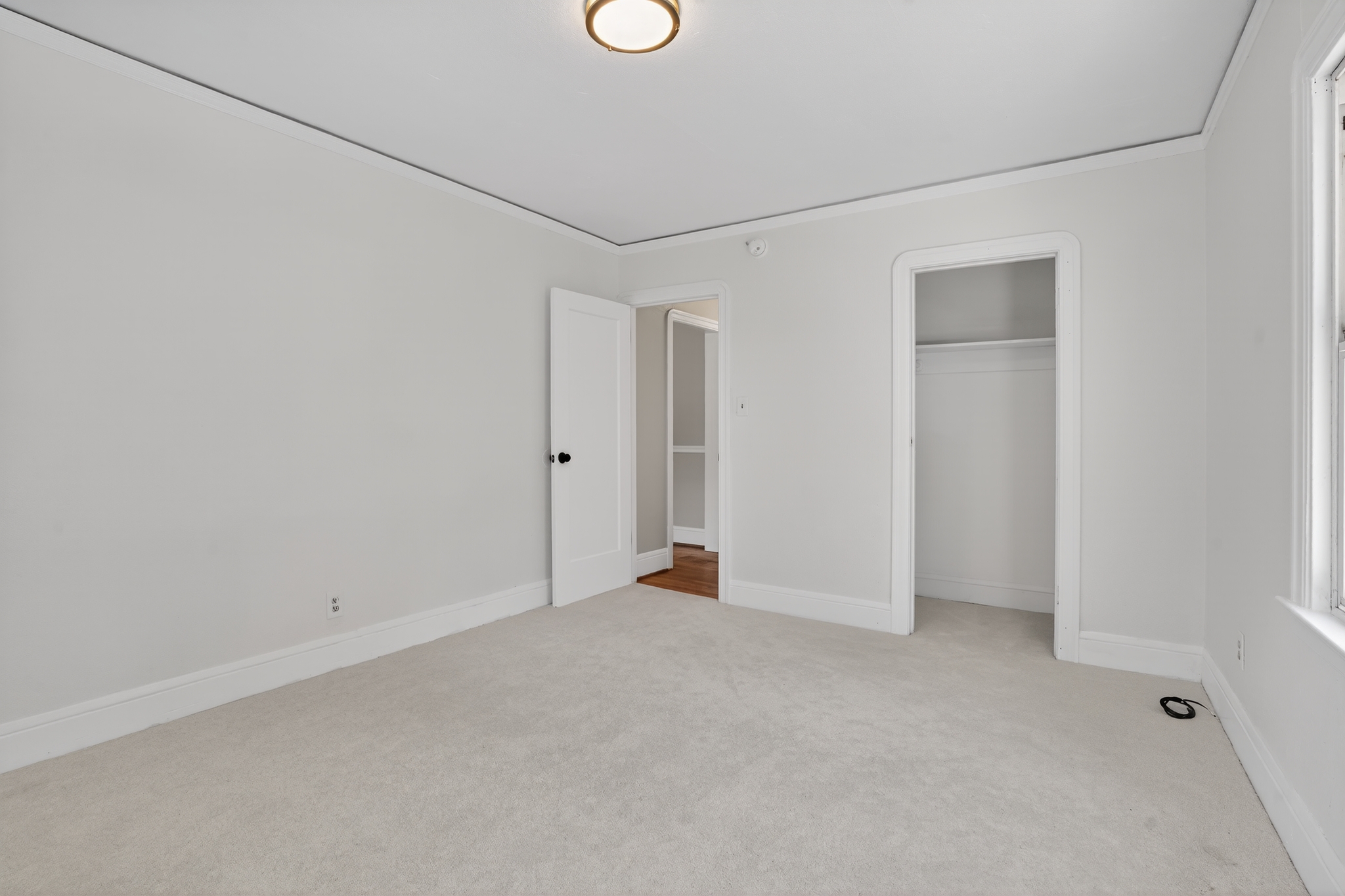  1670 W Poplar St. - 物件實景