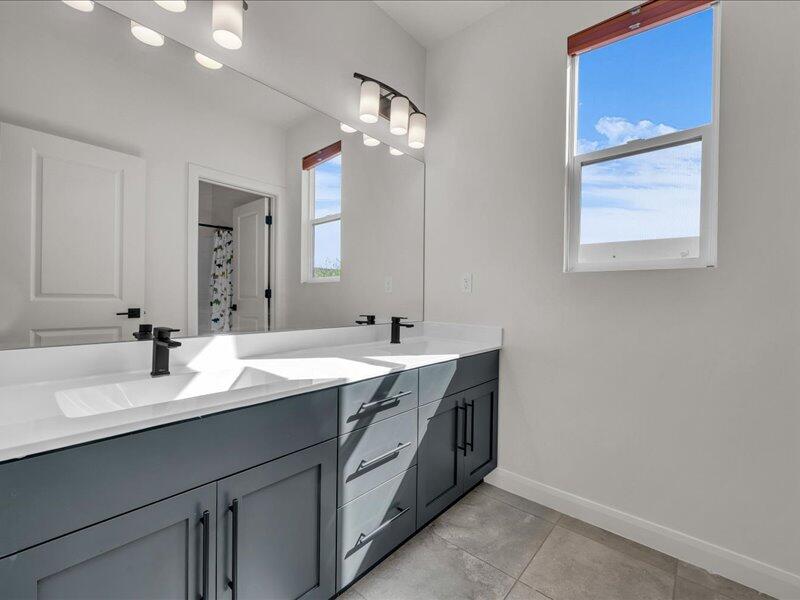 St George, Utah, 84790, United States, 4 Bedrooms Bedrooms, ,Residential,For Sale,1847671