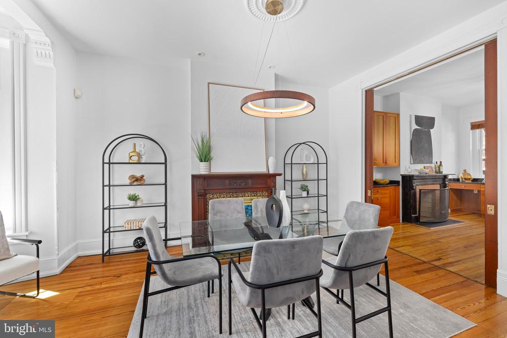 Washington, District of Columbia, 20003, United States, 3 Bedrooms Bedrooms, ,4 BathroomsBathrooms,Residential,For Sale,2048828