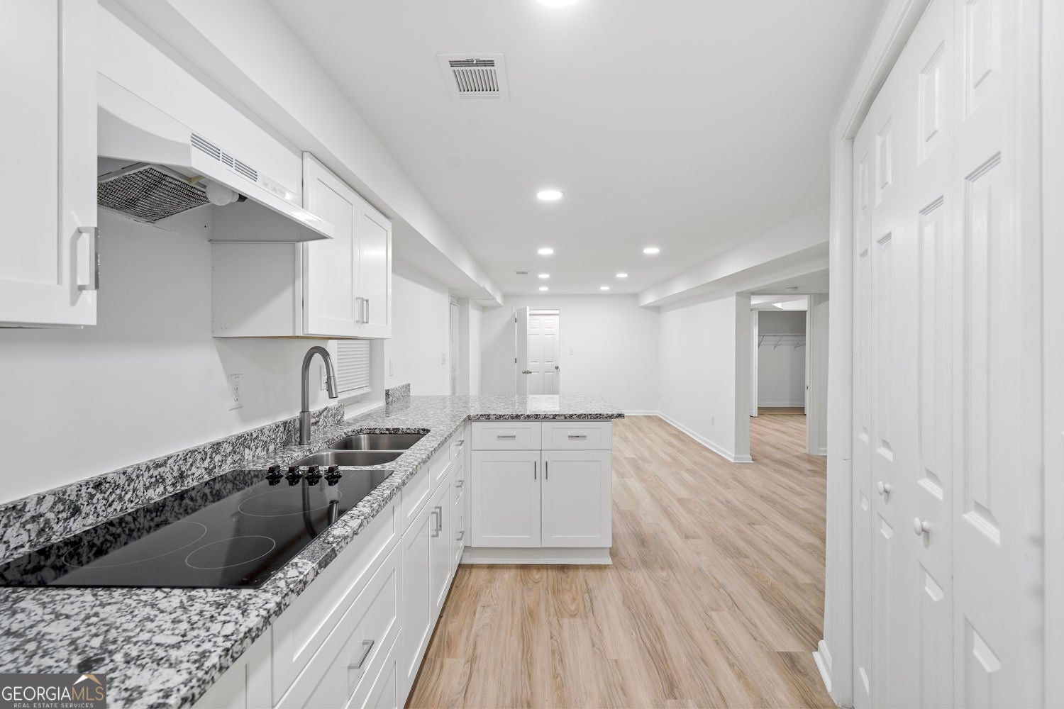 Atlanta, Georgia, 30341, United States, 4 Bedrooms Bedrooms, ,4 BathroomsBathrooms,Residential,For Sale,1961860