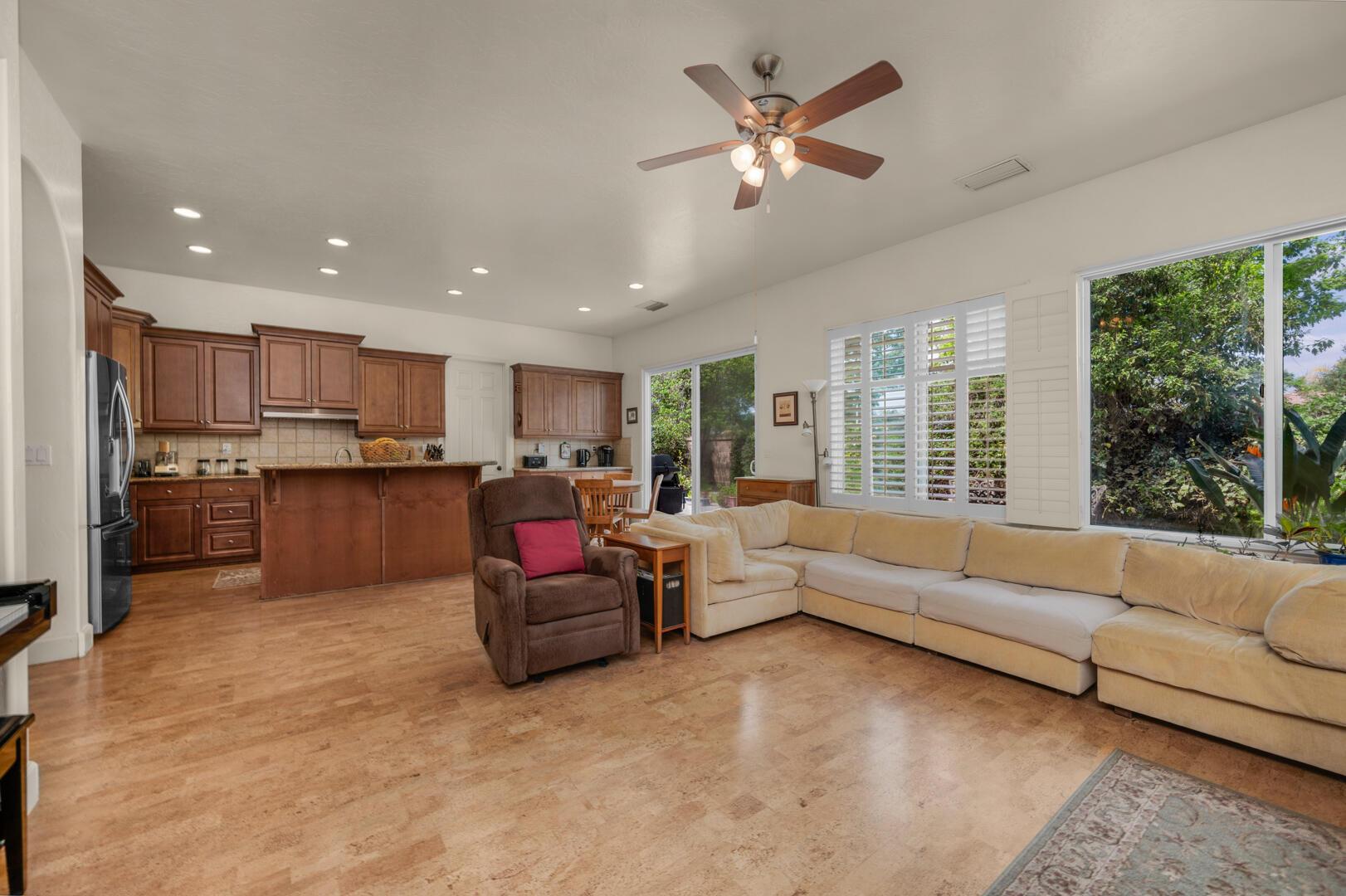 Visalia, California, 93291, United States, 4 Bedrooms Bedrooms, ,3 BathroomsBathrooms,Residential,For Sale,2009986