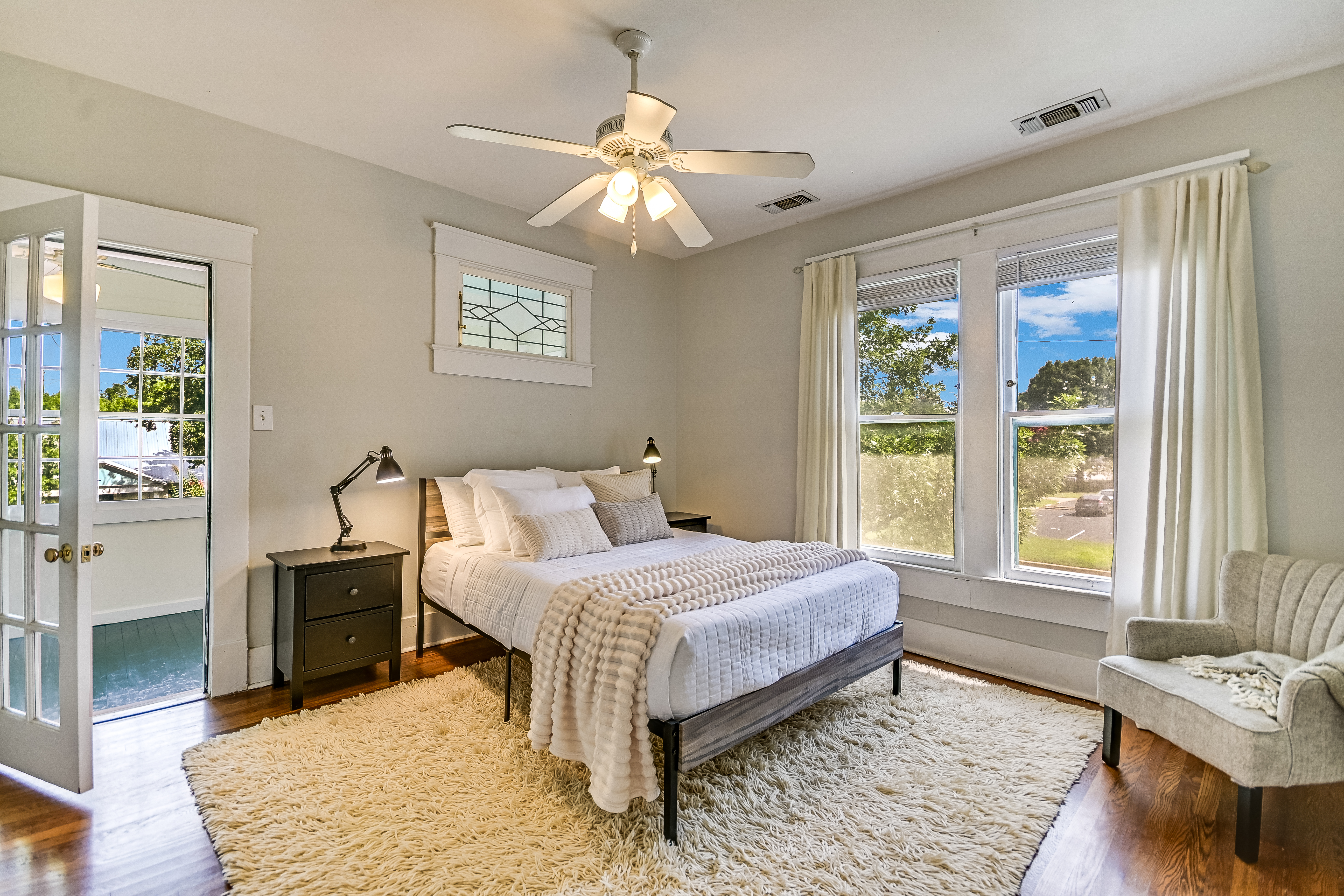  1922 Colonial Revival in Historic Hyde Park Neighborhood - 物件實景