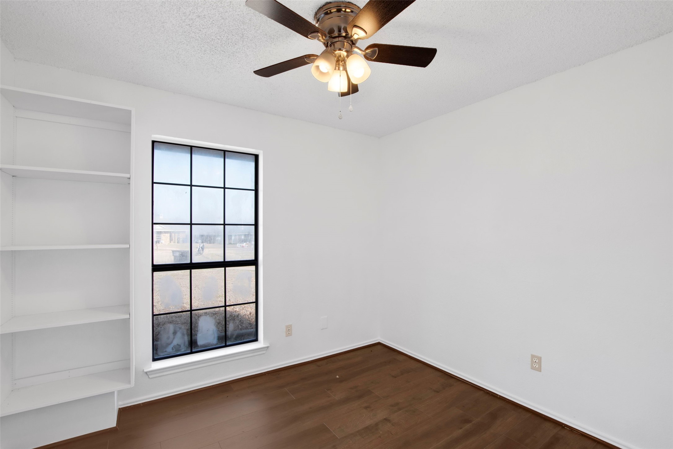 Sachse, Texas, 75048, United States, 6 Bedrooms Bedrooms, ,4 BathroomsBathrooms,Residential,For Sale,1805527