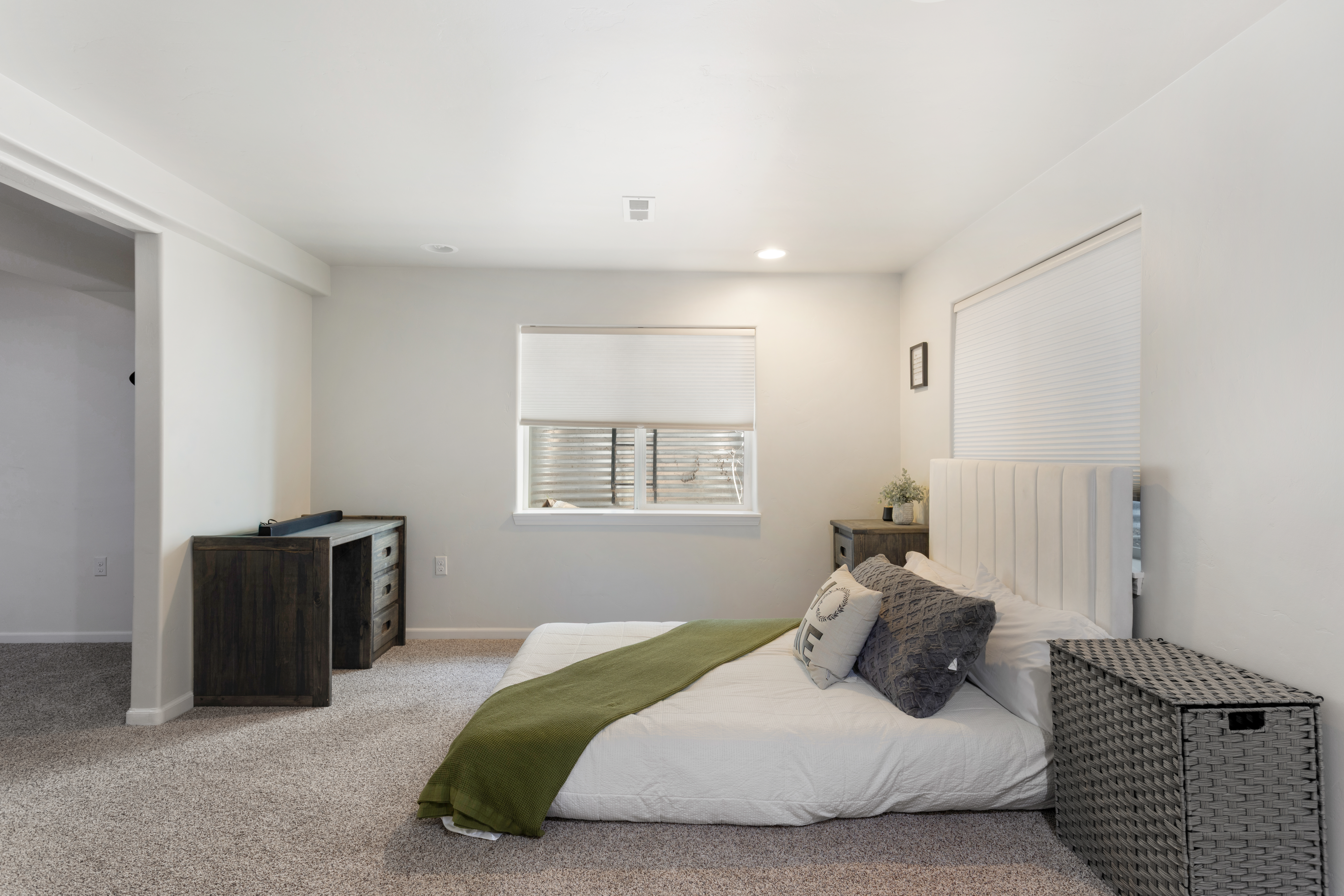  4 Bedroom Located by Dog Park and Trails - 物件實景