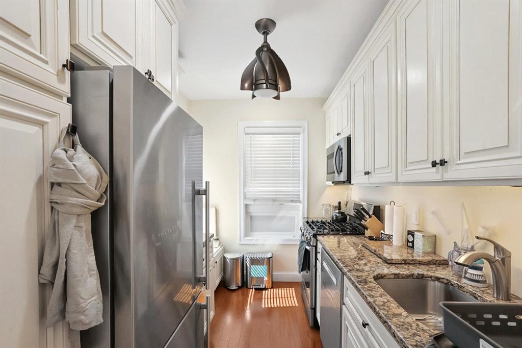 Mount Vernon, New York, 10550, United States, 4 Bedrooms Bedrooms, ,3 BathroomsBathrooms,Residential,For Sale,1943288